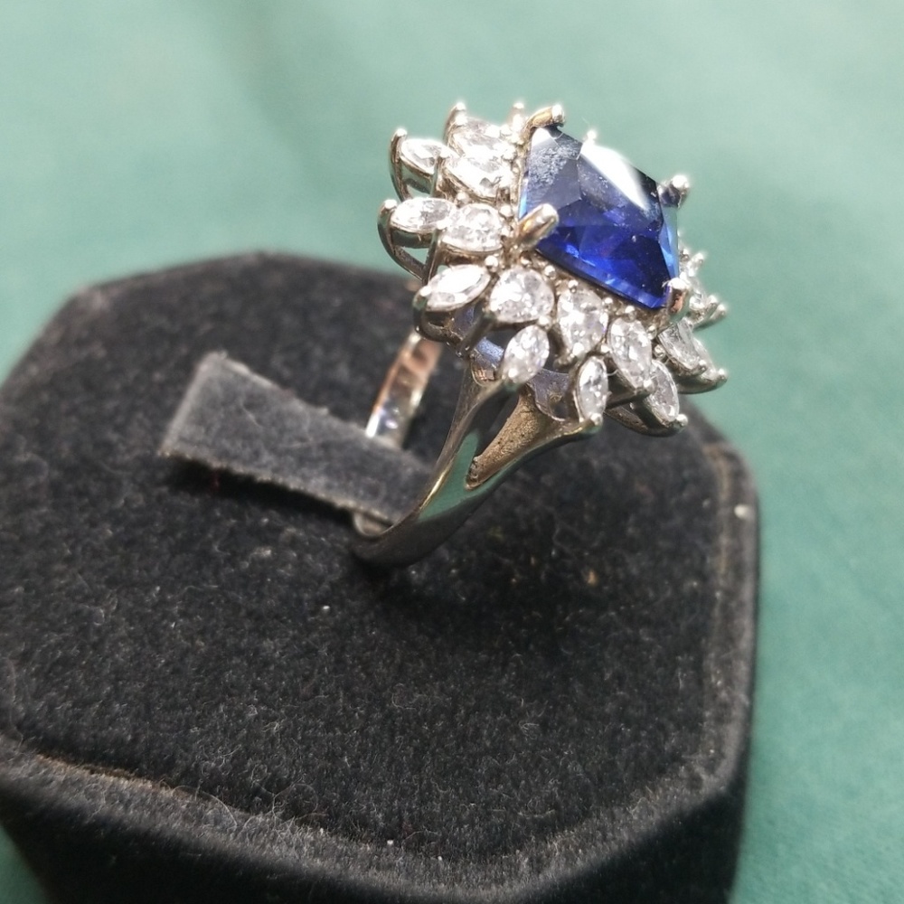Sterling blue stone CZ ring - Picture 2 of 5